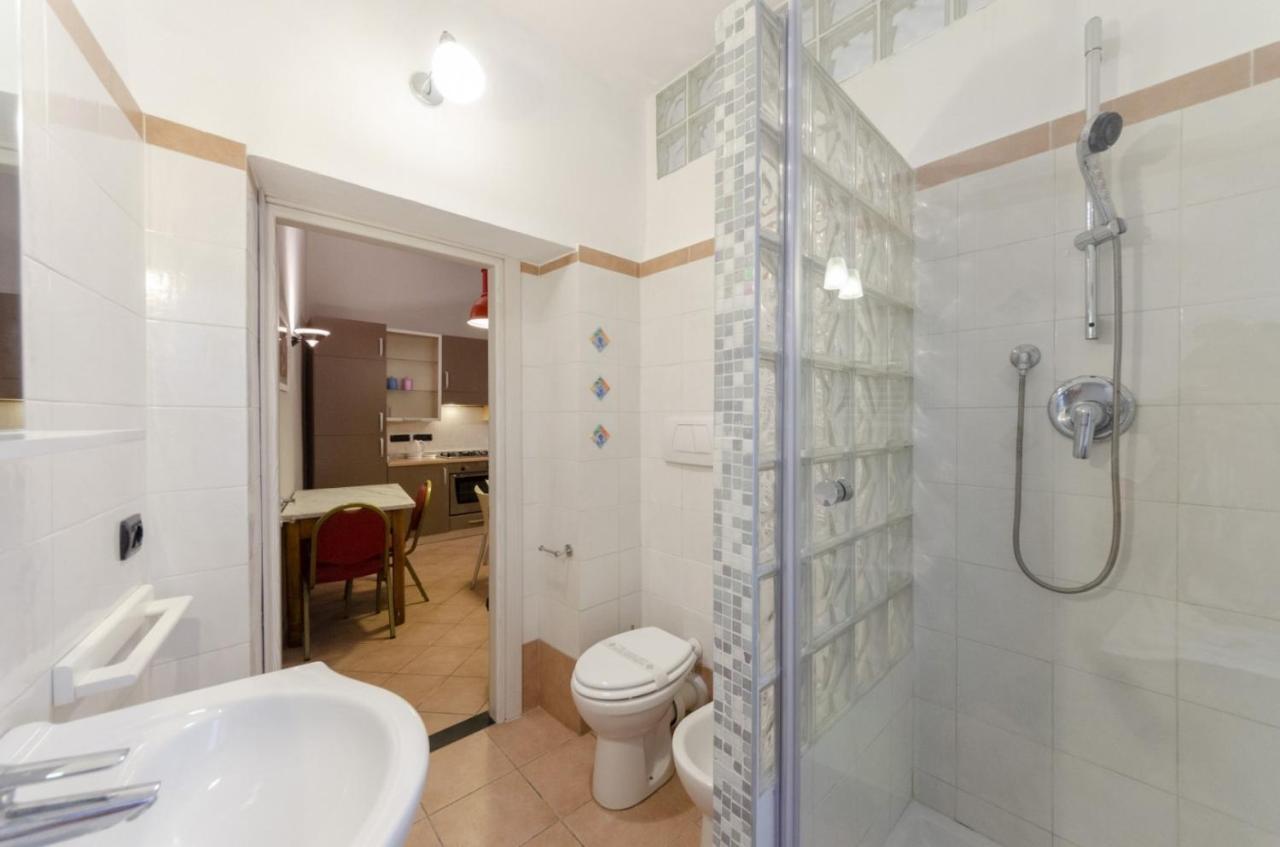Joivy Warm Family Flat For 9, Near Porto Antico Apartment Genoa Ngoại thất bức ảnh