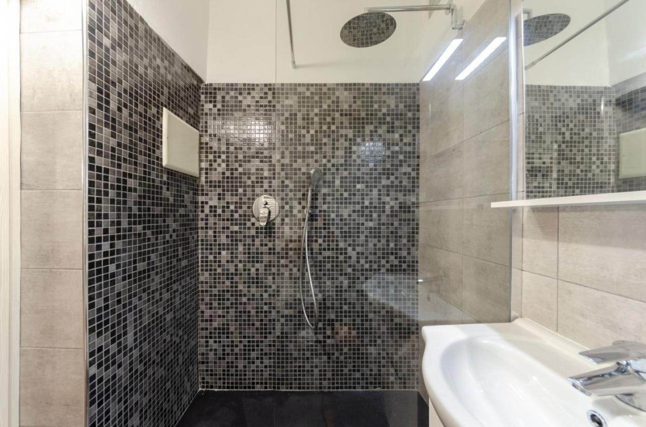 Joivy Warm Family Flat For 9, Near Porto Antico Apartment Genoa Ngoại thất bức ảnh
